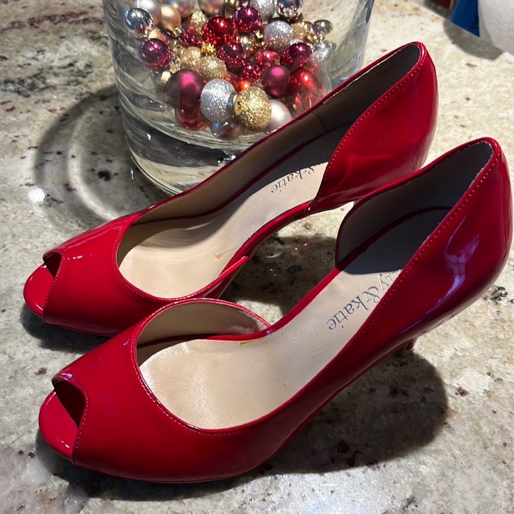 Kelly and Katie patent leather pumps for the holidays! Worn once!